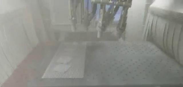 自動履帶輸送式噴砂機(jī)工作視頻